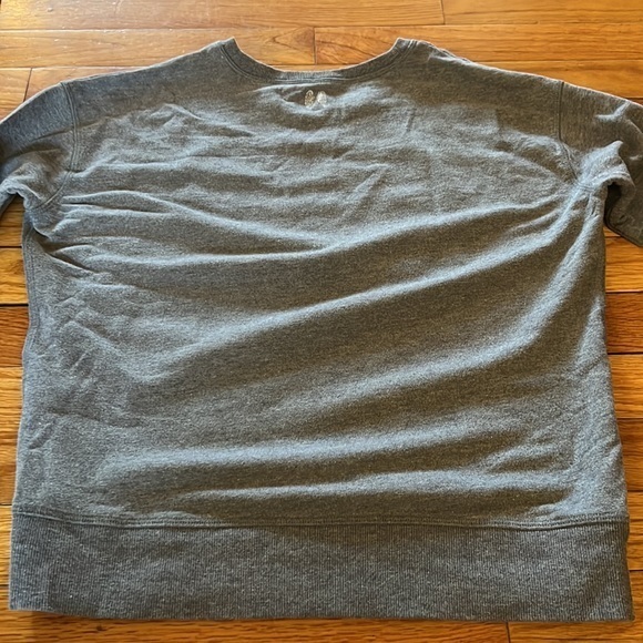 Victoria Secret “Check it Twice” Crew Neck Size Small ❤️ - Picture 7 of 7